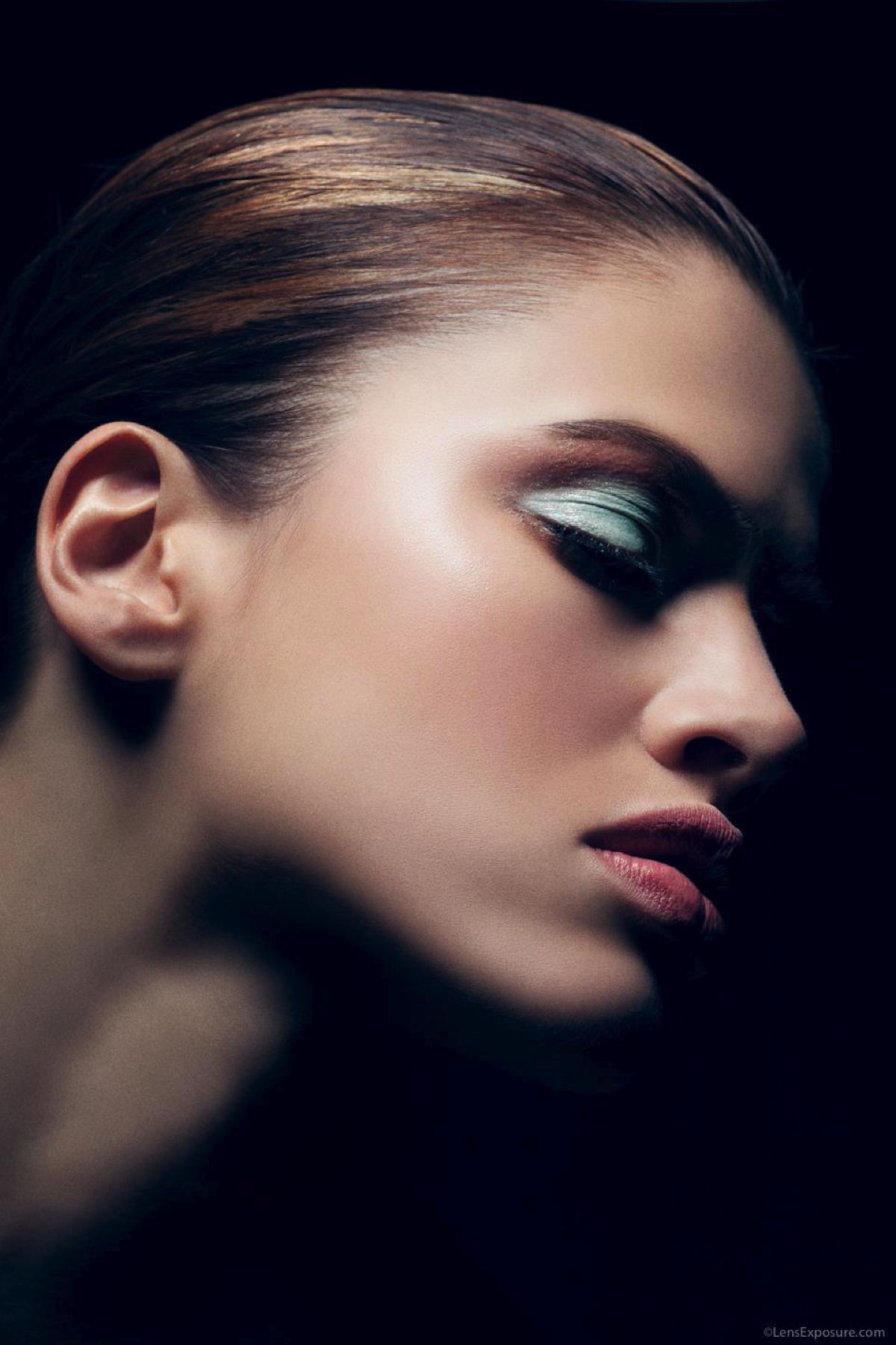 Teal Eye Shadow