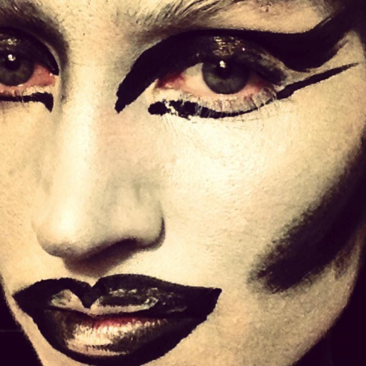 Mona Lisa Makeup